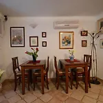 Bed&Breakfast Villa Flora