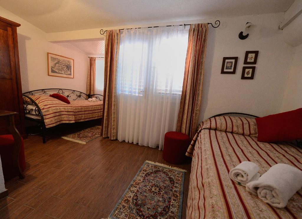 Flora Bed & Breakfast 4*